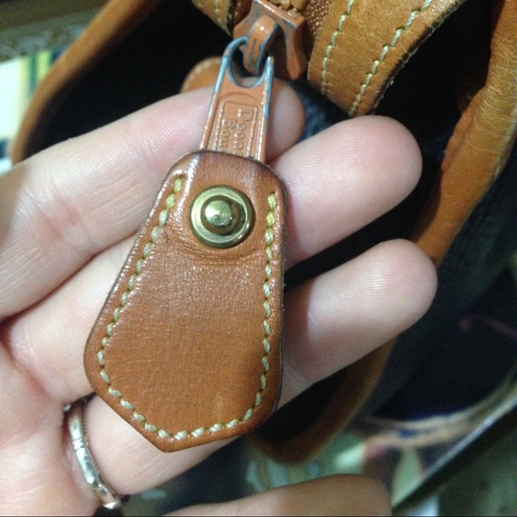 Dooney & Bourke zipper