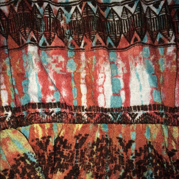 Beautiful Patterned Tank Top - Picture 4 of 4