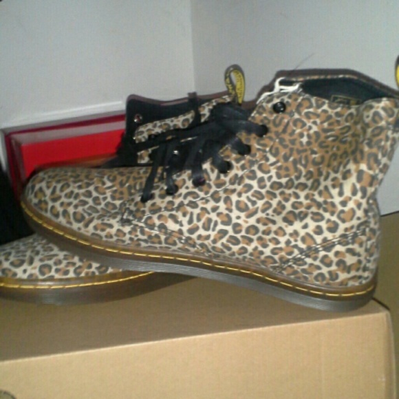 *ON HOLD*Cheetah Print Hackney Doc Airwair Martens