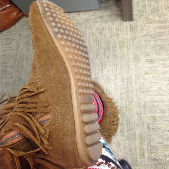 Minnetonka 5 Layer Fringe size 7 - Picture 4 of 4