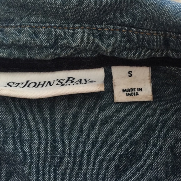 Button Down denim flannel. Bought from JC Penney's - Picture 2 of 3