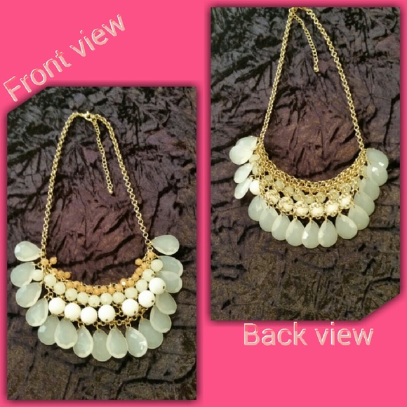 Fashionable Multi Stoned Necklace