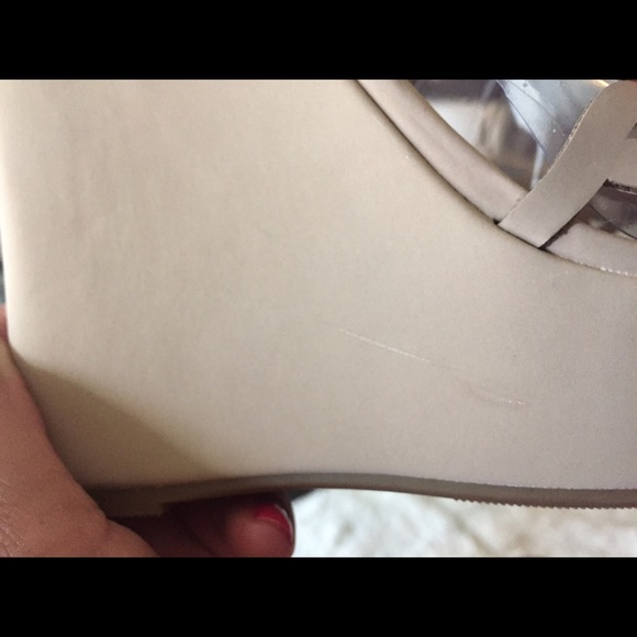 New Dainty Laser Cut Wedge by Bamboo - Picture 4 of 4