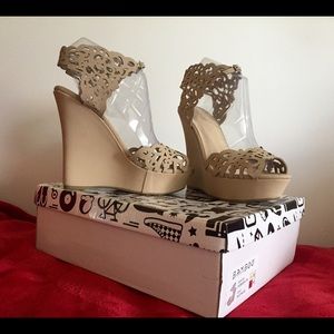 New Dainty Laser Cut Wedge by Bamboo