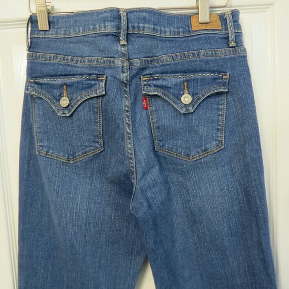 Levi's - Picture 2 of 3