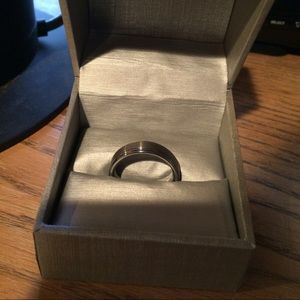 Men's wedding ring 8.5