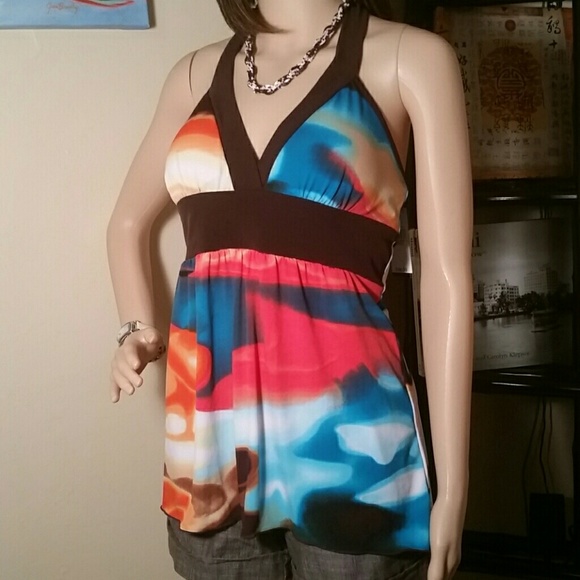 Beautiful halter top - Picture 2 of 2