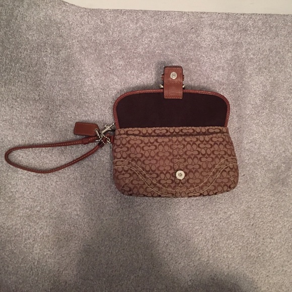 Coach wristlet - Picture 3 of 4