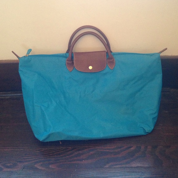 **SOLD**Turquoise Long Champ Le Pliage!