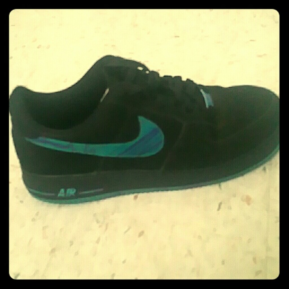 Size 13 men's shoe
