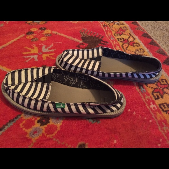 Sanuk casual shoes