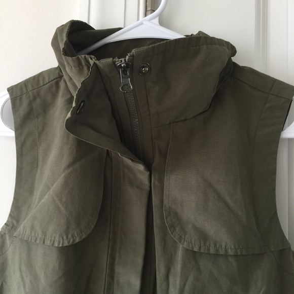 Olive Anorak Utility Vest - Picture 2 of 4