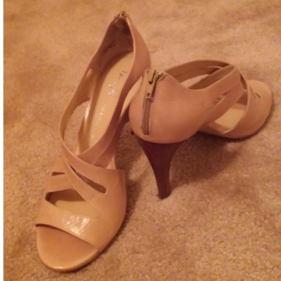 Cute Franco Sarto heels - Picture 2 of 2