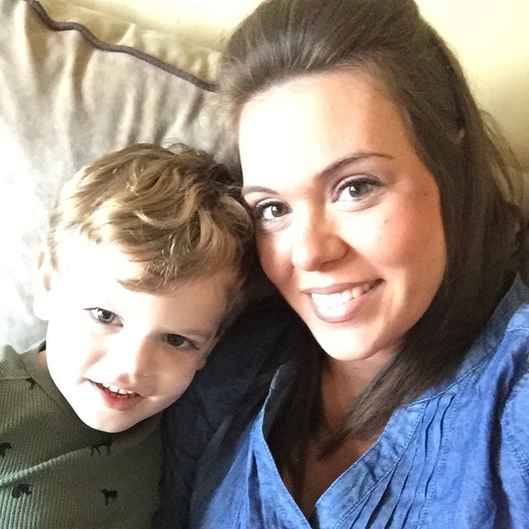 Meet your Posher, Ashley - Picture 1 of 1