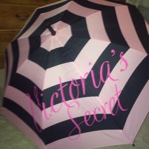 Vs pink umbrella