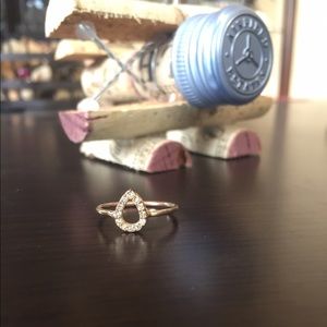 Teardrop fashion ring