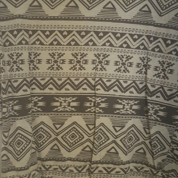 Aztec pattern shirt - Picture 2 of 2