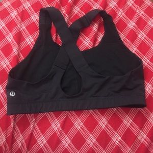 Black lululemon sports bra