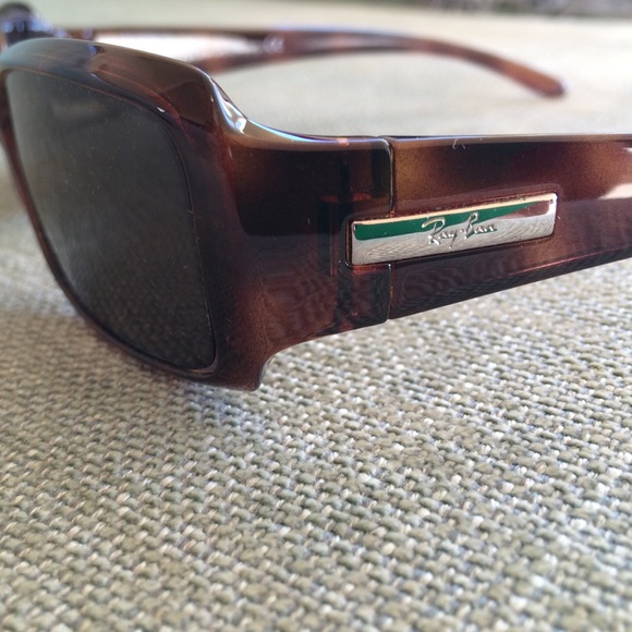 Ray-ban sunglasses. - Picture 3 of 3
