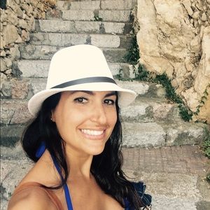 Meet your Posher, Nina