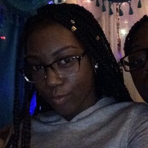 Meet your Posher, Samyra