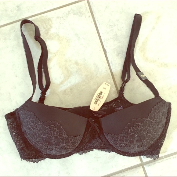 🆕 Victoria's Secret push-up bra 32D