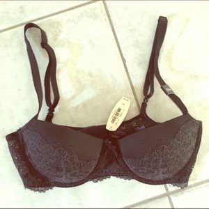 🆕 Victoria's Secret push-up bra 32D