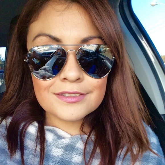 Meet your Posher, Mirla - Picture 1 of 1