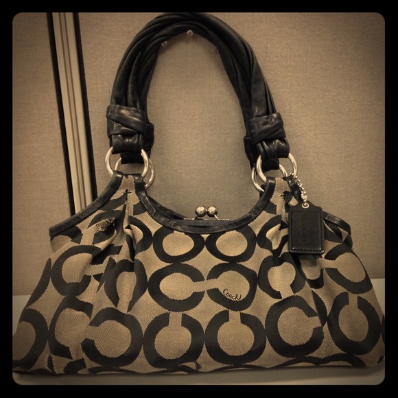 ⭐️GONE⭐️⭐️ Coach shoulder bag 2014 line