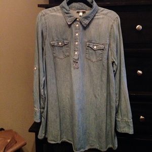 Liz Lange denim maternity shirt