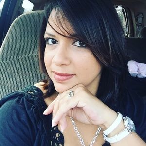 Meet your Posher, Adamarisse