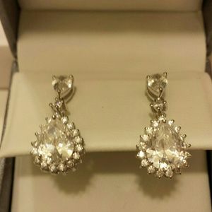 Milano sterling silver earrings / teardrop Diamond