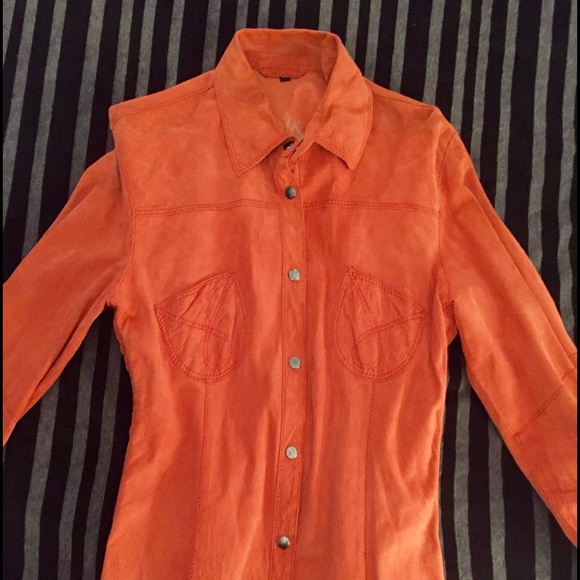 NEVER WORN Tahari suede button down shirt