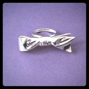 Silver colored DIOR 🎀 ring!!