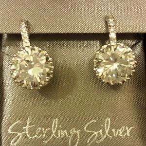Sterling silver earrings with round diamond