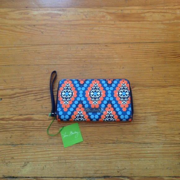 Vera Bradley Handbags - VERA BRADLEY WALLET/WRISTLET