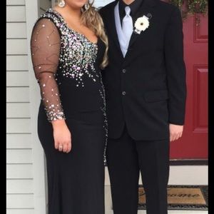 MAKE ME AN OFFER. Beautiful prom dress! :)