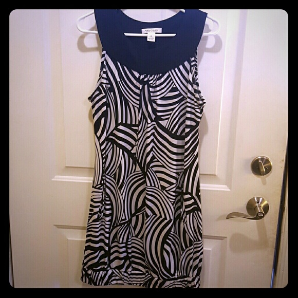 WHITE HOUSE BLACK MARKET DRESS