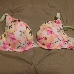 Victoria's Secret PINK Bra.