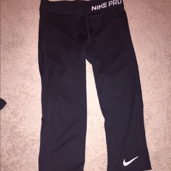 cropped nike leggings