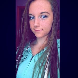 Meet your Posher, Caralea