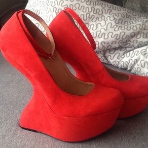 Sueded Round-Toe Heel-Less Wedge