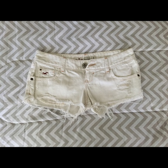 White Hollister shorts