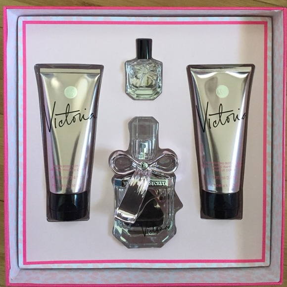 ❗️FINAL PRICE DROP❗️Victoria's Secret Perfume Set