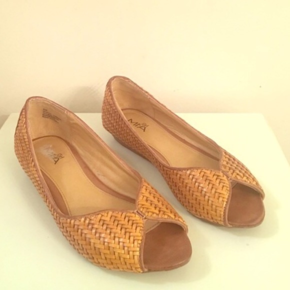 ⭐️HP SALE⭐️ Mia Girl ACACIA Woven Tan Flats