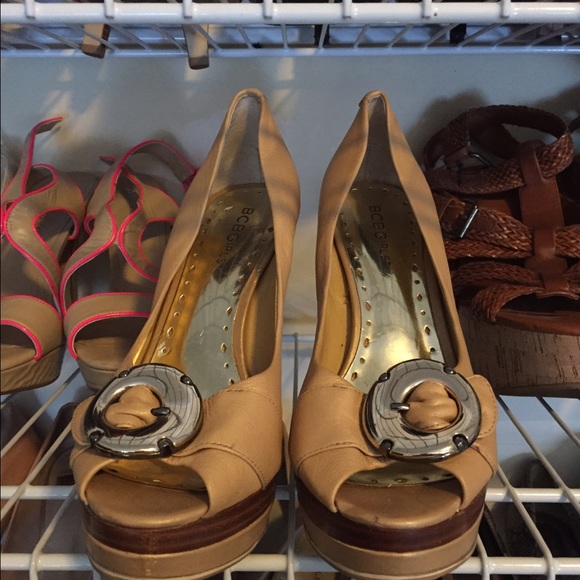 Barely worn nude open toe heels