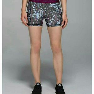 💞RESERVED💞Lululemon What the Sport Shorts size 4