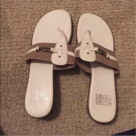 New beige and white sandals!