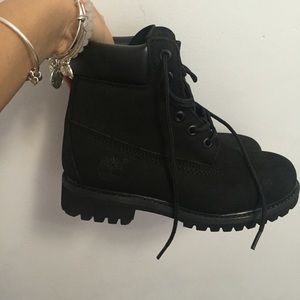 black timberlands 5y SOLDDD ❣