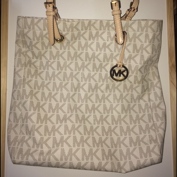 Michael Kors tote and matching wallet